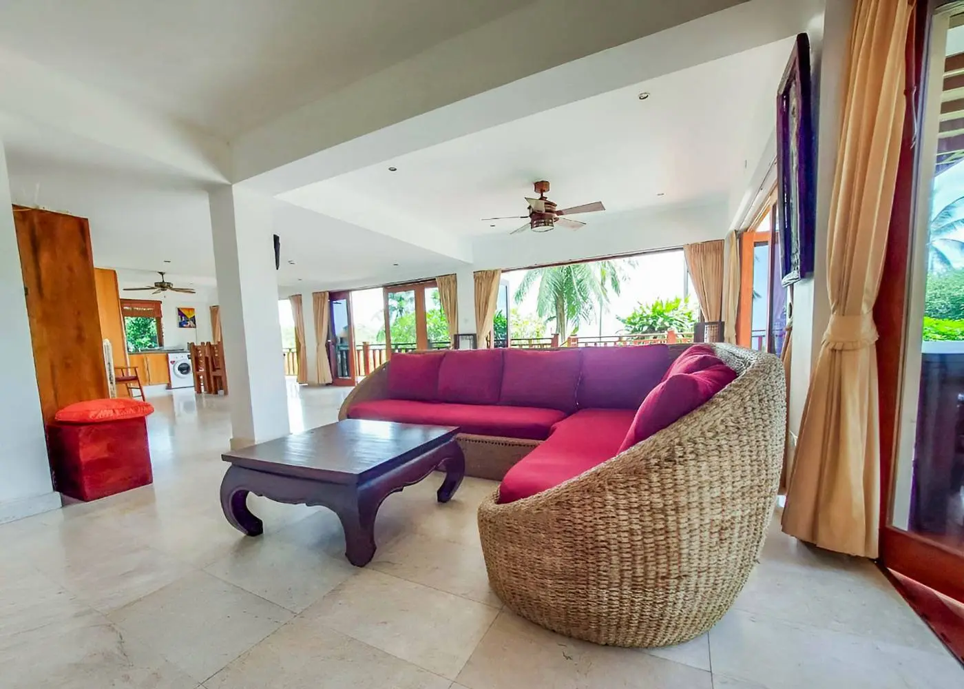 Villa Vadee covered outdoor sala and lounge